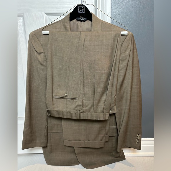 Jos A Bank suit. Brown and blue windowpane - Picture 2 of 7